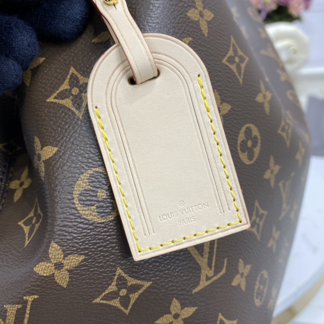 Louis Vuitton GRACEFUL MM Handbag Monogram M43704